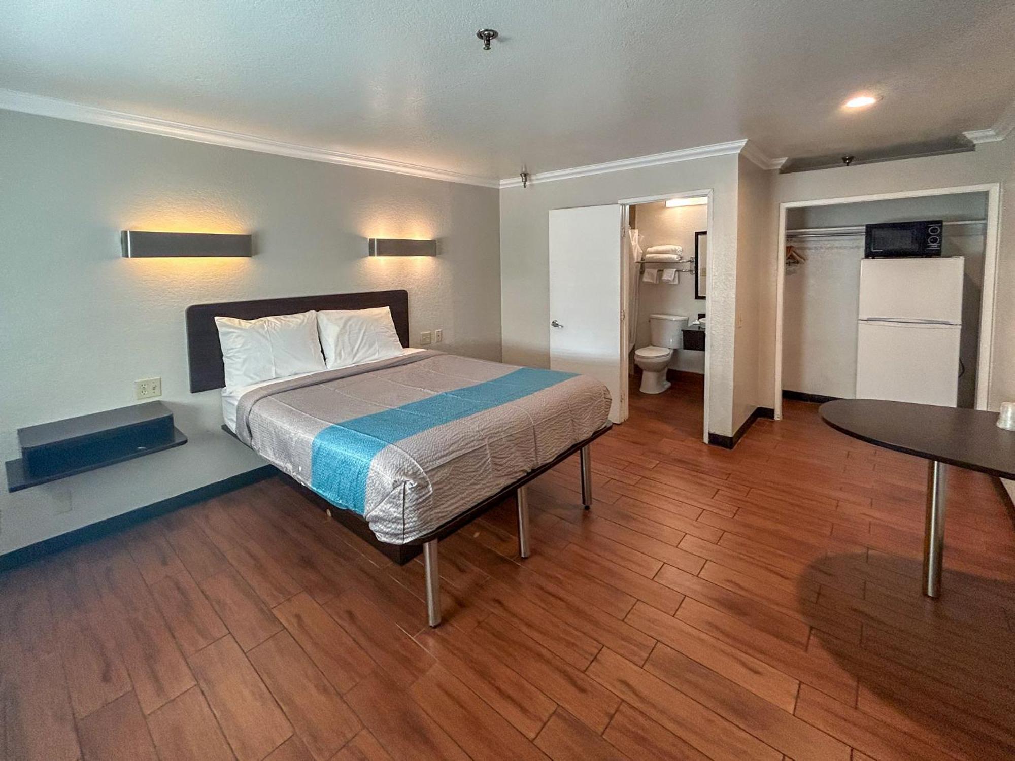 Motel 6 Ontario Ca Convention Center Airport Extérieur photo