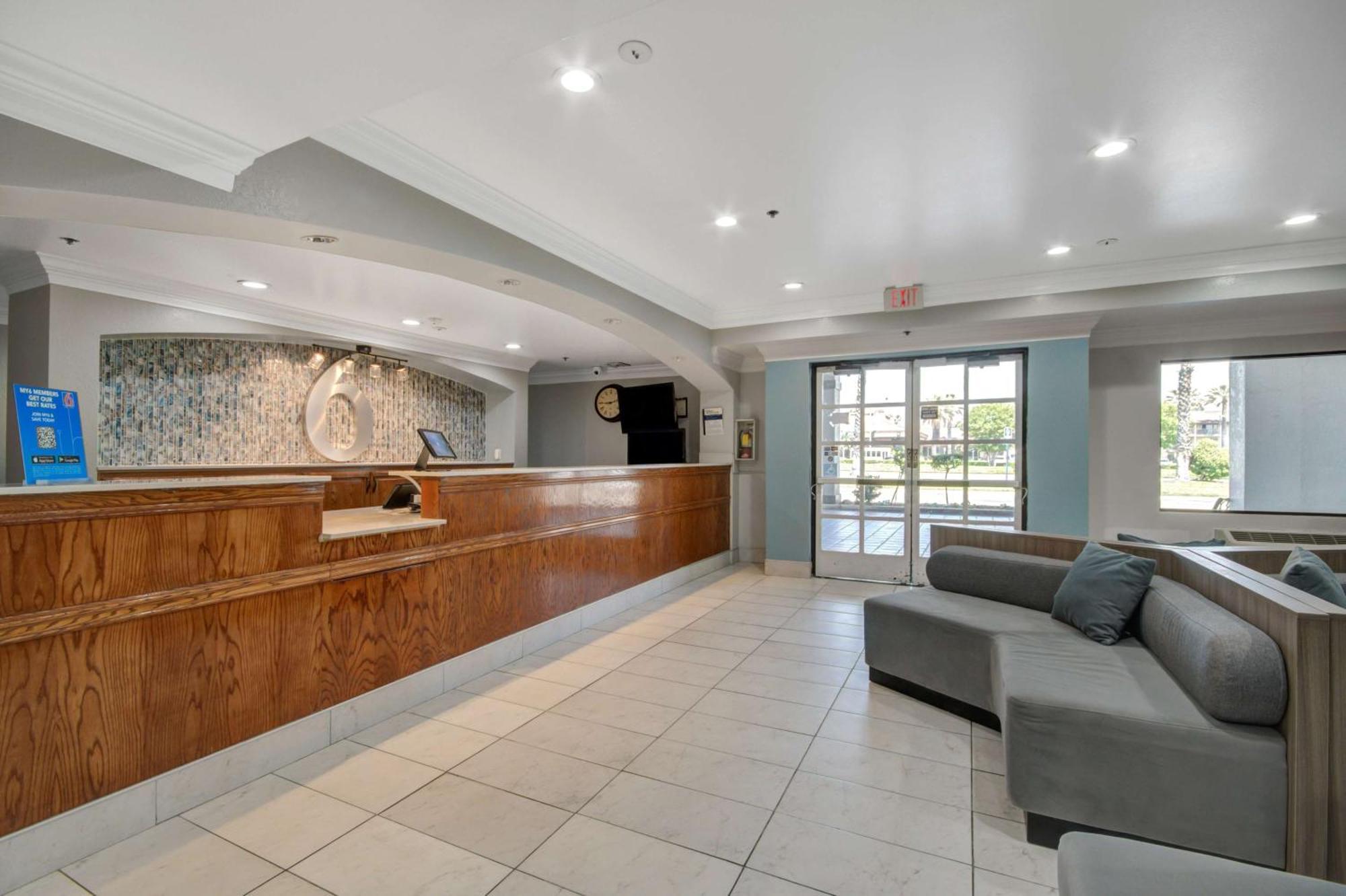 Motel 6 Ontario Ca Convention Center Airport Extérieur photo